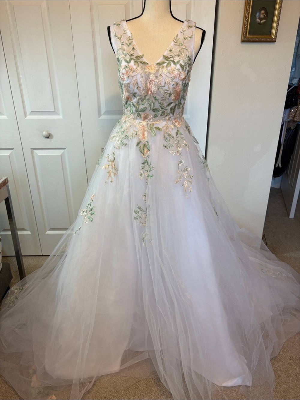 NWOT Ethereal Floral Embroidered Tulle A-Line Gown – US 8.